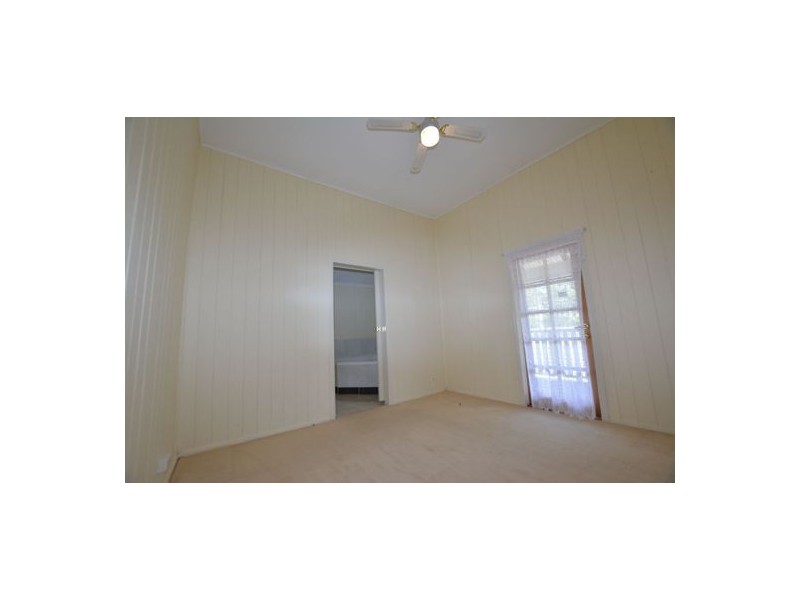 160 Lakes Drive, Laidley Heights QLD 4341
