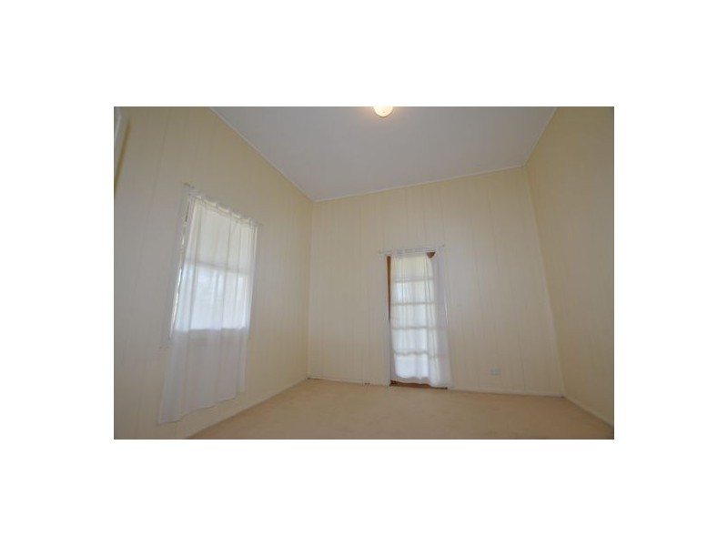 160 Lakes Drive, Laidley Heights QLD 4341