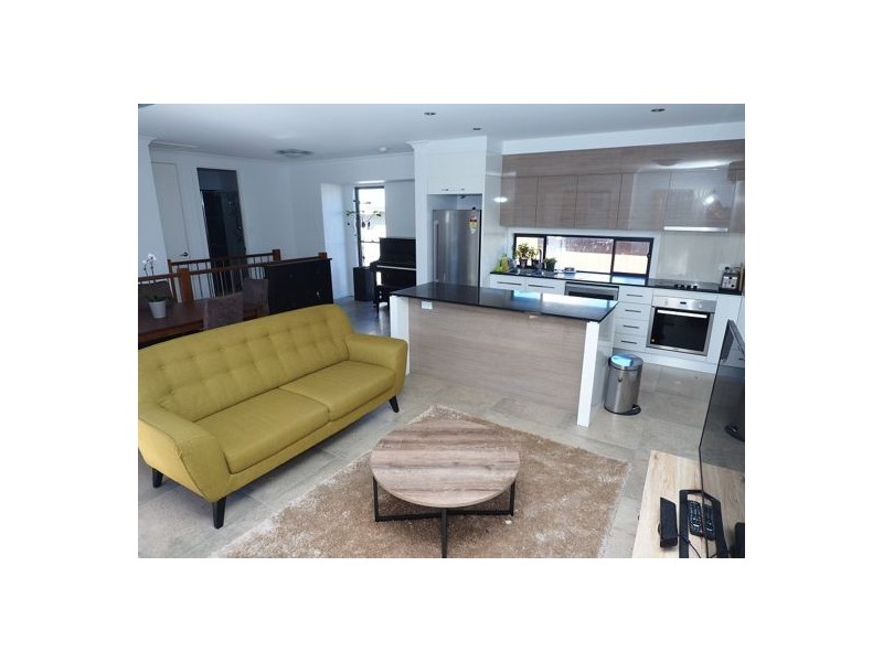 819 creek rd, Carindale QLD 4152