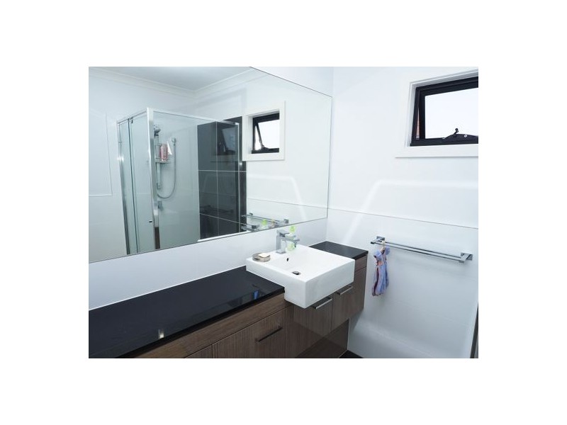 819 creek rd, Carindale QLD 4152