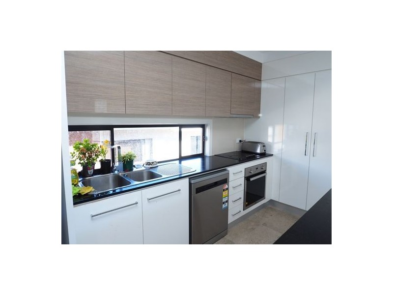 819 creek rd, Carindale QLD 4152