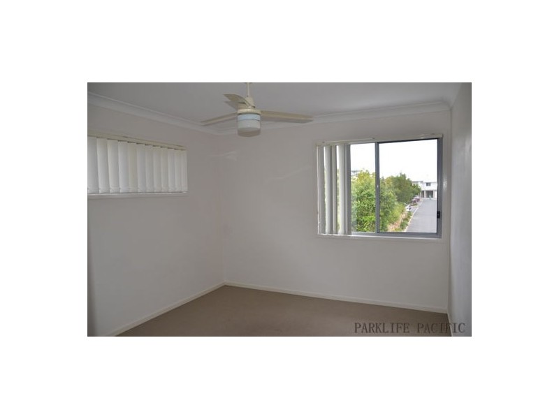 20/2 Sangster Cres, Pacific Pines QLD 4211