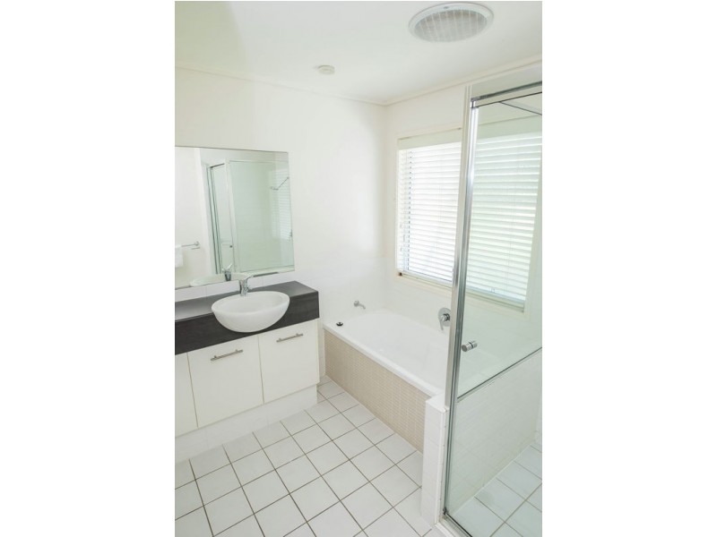 6/68 Pulgul Street, Urangan QLD 4655