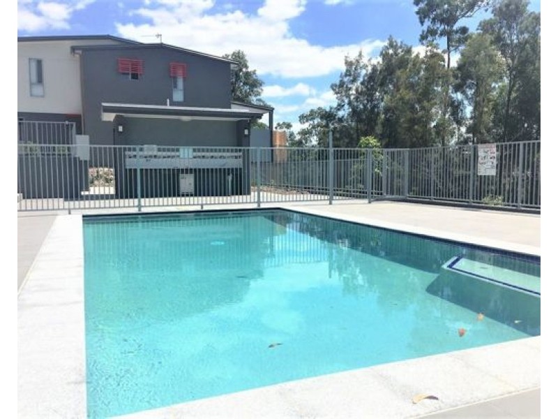 5/37 Witheren Circuit, Pacific Pines QLD 4211