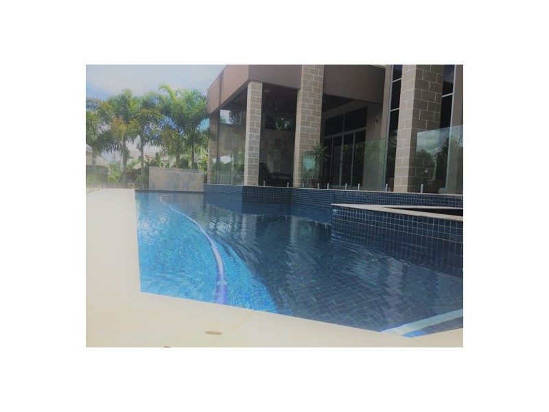 3028 The Boulevarde, Benowa QLD 4217