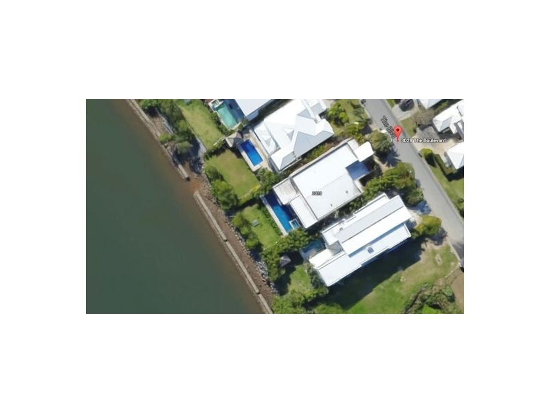 3028 The Boulevarde, Benowa QLD 4217