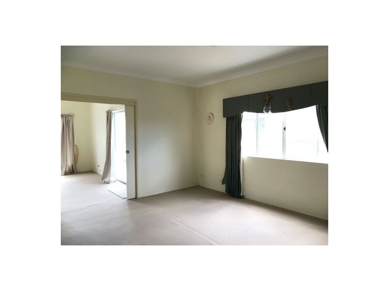 8 Mainsail St, Birkdale QLD 4159