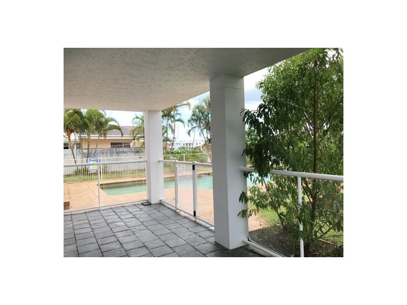 8 Mainsail St, Birkdale QLD 4159