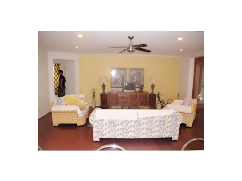 32 Crestwood Drive, Molendinar QLD 4214