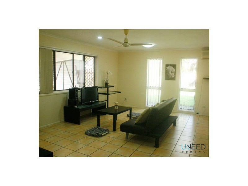 8 Headland Street, Sunnybank QLD 4109