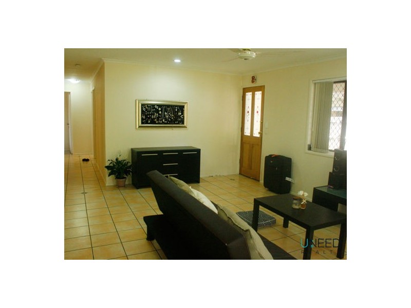 8 Headland Street, Sunnybank QLD 4109