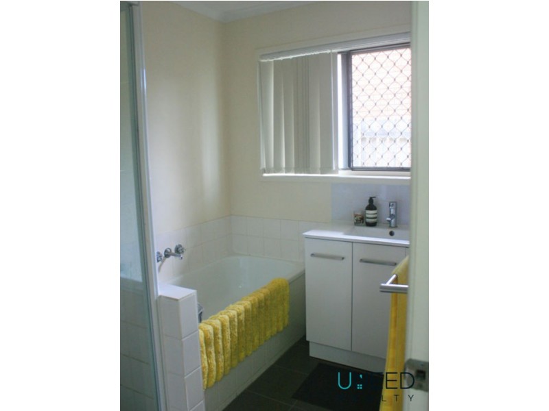 8 Headland Street, Sunnybank QLD 4109