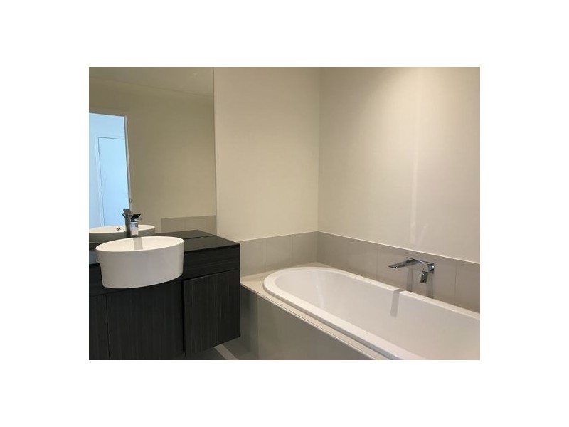 11 47 Grant Ave, Hope Island QLD 4212