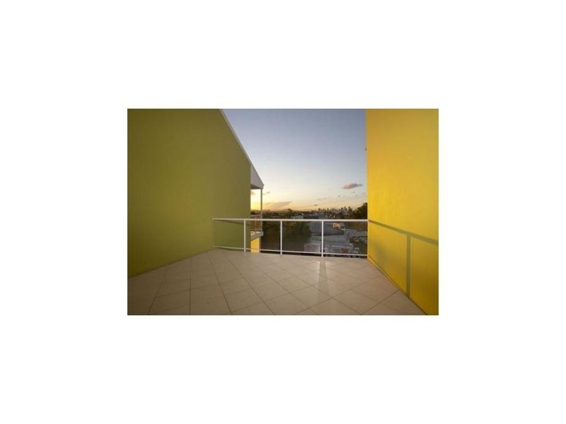 8 Ridge St, Greenslopes QLD 4120