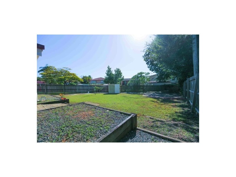 8 Headland Street, Sunnybank QLD 4109