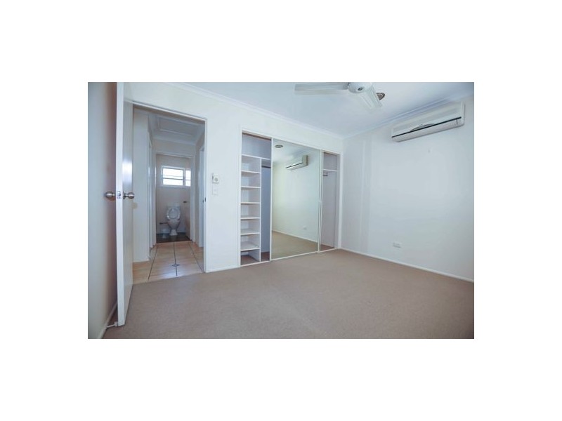 8 Headland Street, Sunnybank QLD 4109