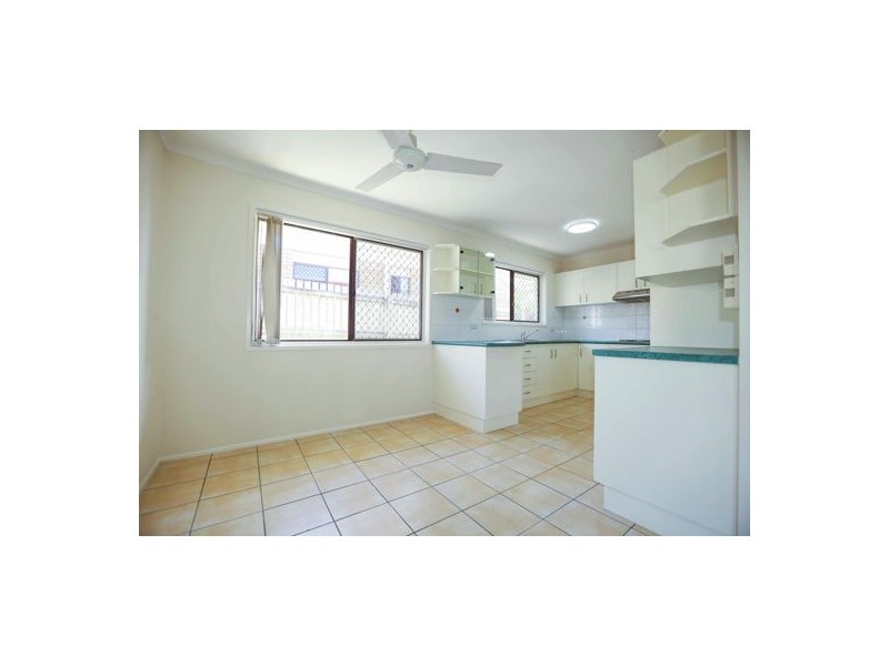 8 Headland Street, Sunnybank QLD 4109