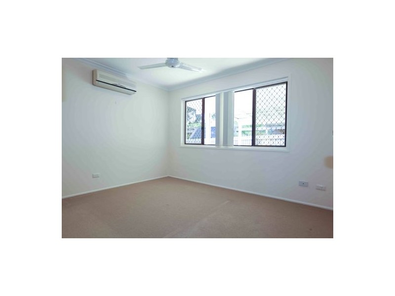 8 Headland Street, Sunnybank QLD 4109