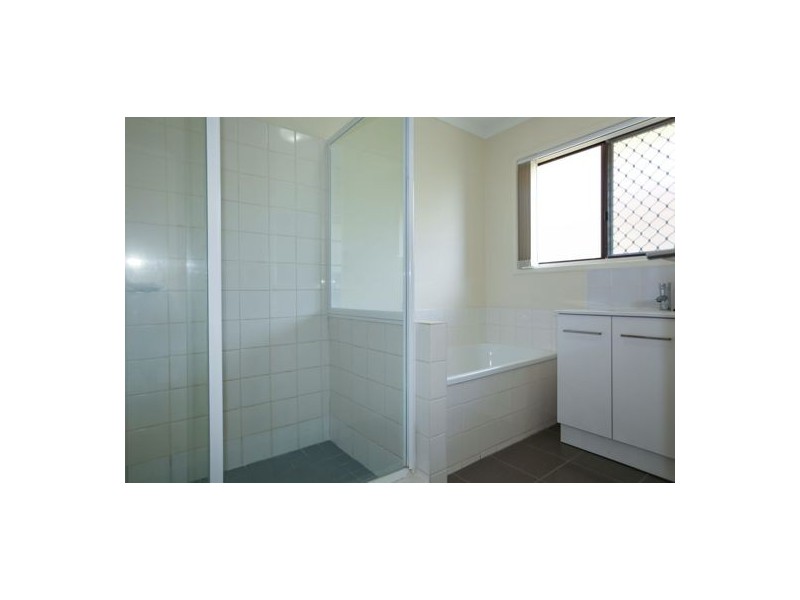 8 Headland Street, Sunnybank QLD 4109