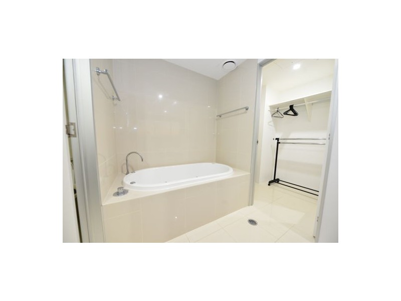 2102 4 Wahroonga Place, Surfers Paradise QLD 4217