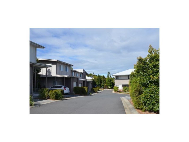 X/2 Toohey St, Pacific Pines QLD 4211