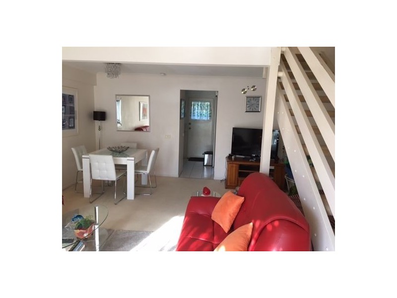 35/125 Pappas Way, Carrara QLD 4211