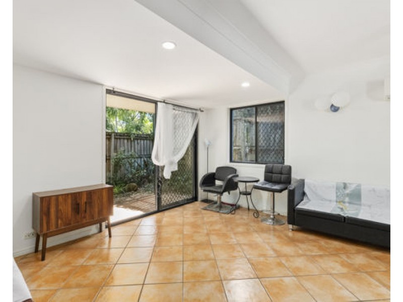2/1158 Cavendish Road, Mount Gravatt East QLD 4122