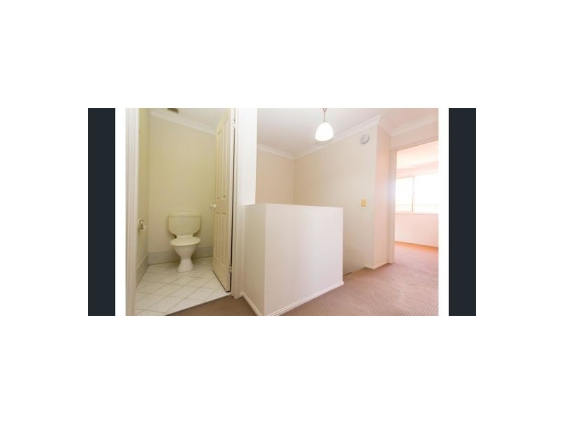 4/32 Riverview Road, Nerang QLD 4211