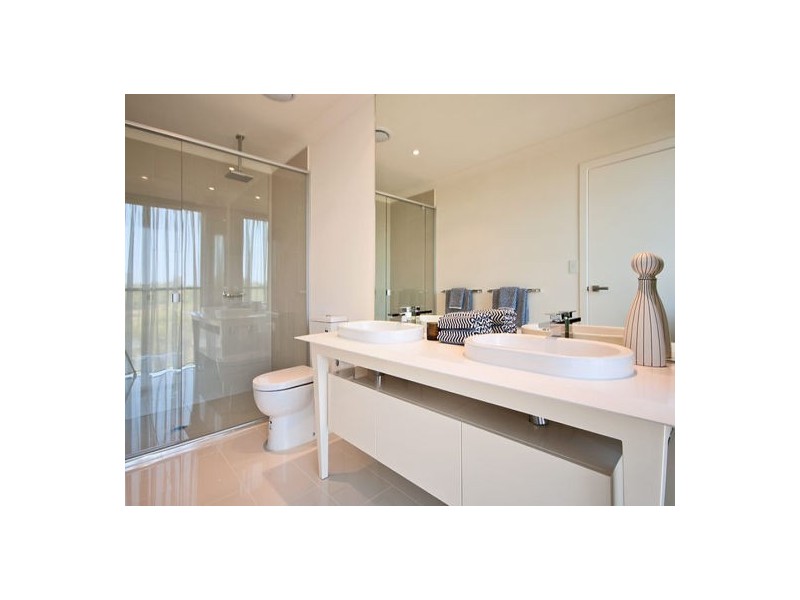 160 North Hill Drive, Robina QLD 4226