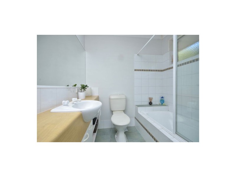 Seventeen Mile Rocks QLD 4073