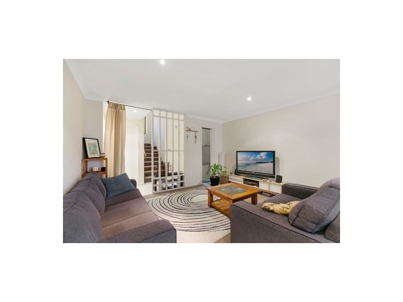 42 1 Belongil Street, Pacific Pines QLD 4211