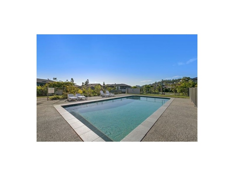42 1 Belongil Street, Pacific Pines QLD 4211