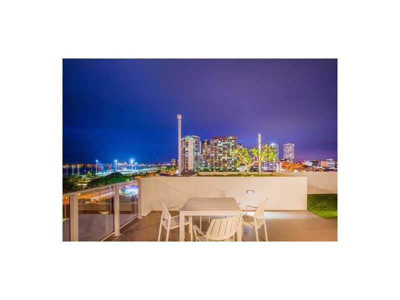 404 11-15 Norman Street, Southport QLD 4215