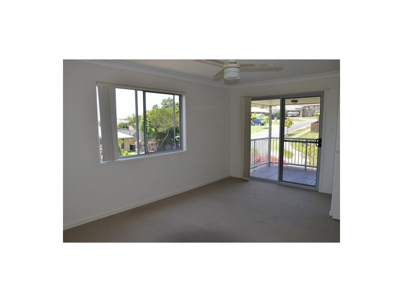 14/2 Sangster Crescent, Pacific Pines QLD 4211