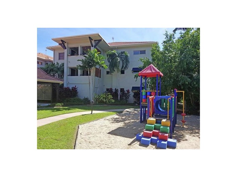 40 Clifton Road, Clifton Beach QLD 4879