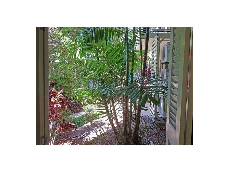 40 Clifton Road, Clifton Beach QLD 4879