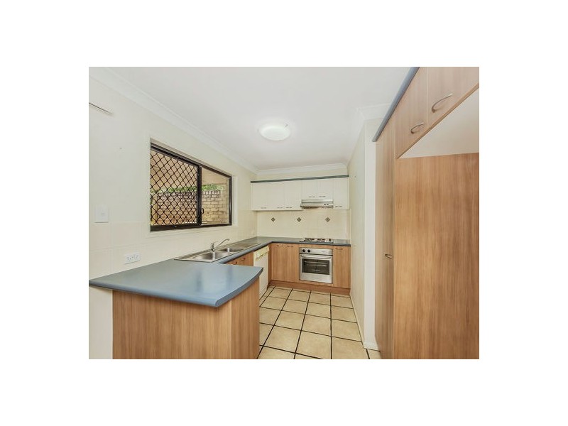 25 Hogan Place, Seventeen Mile Rocks QLD 4073