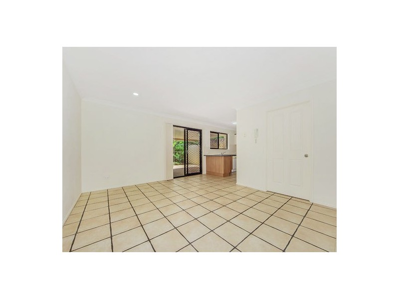 25 Hogan Place, Seventeen Mile Rocks QLD 4073