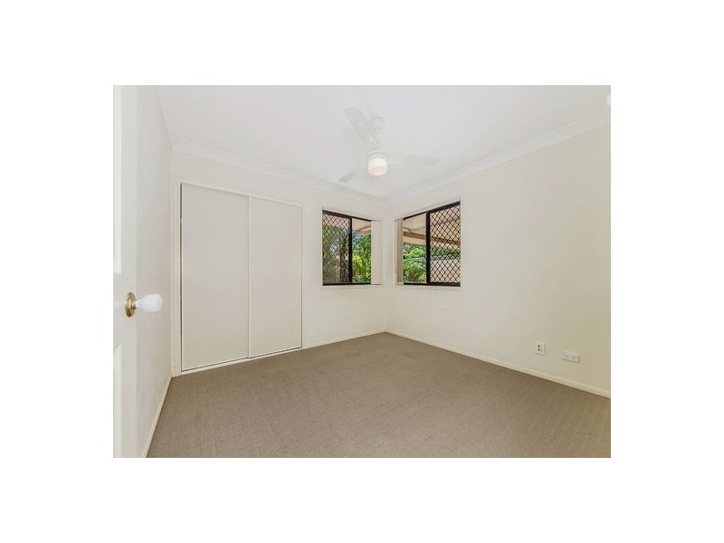25 Hogan Place, Seventeen Mile Rocks QLD 4073