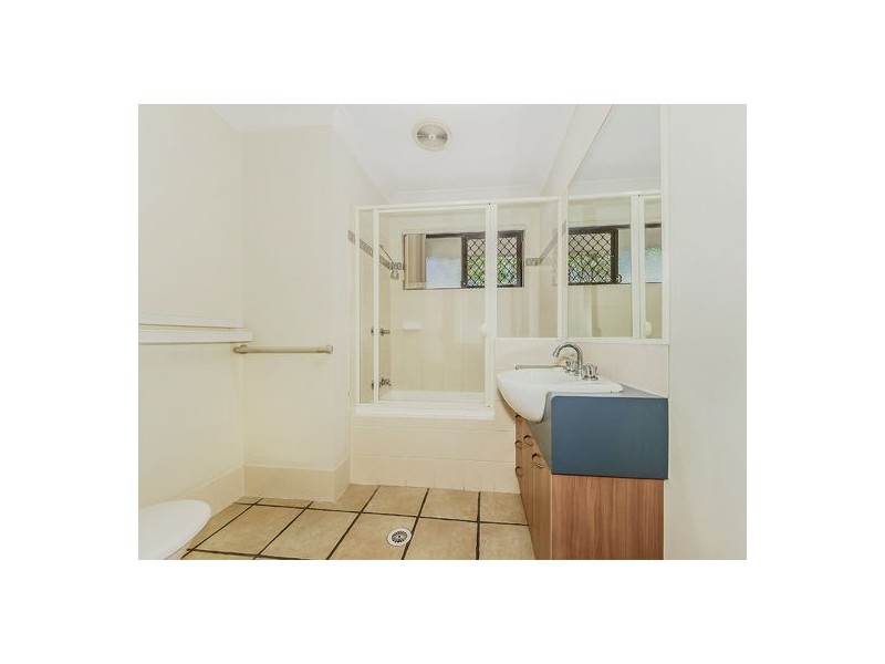 25 Hogan Place, Seventeen Mile Rocks QLD 4073