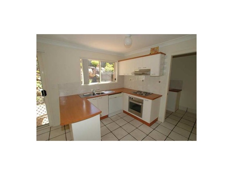 25 Hogan Place, Seventeen Mile Rocks QLD 4073