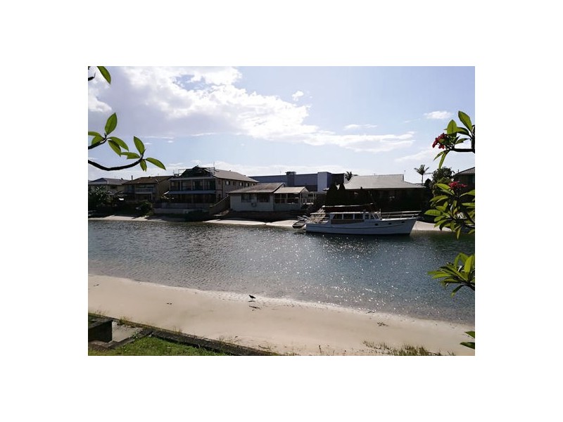 12 Inga Ave, Surfers Paradise QLD 4217