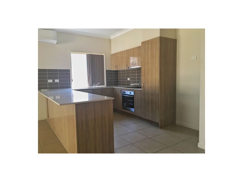 21 Maurie Pears Crescent, Pimpama QLD 4209
