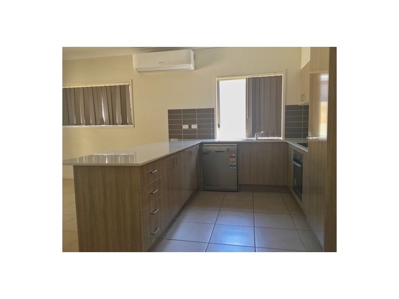 21 Maurie Pears Crescent, Pimpama QLD 4209