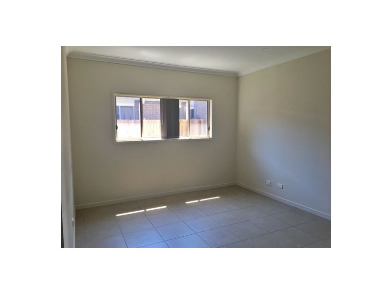 21 Maurie Pears Crescent, Pimpama QLD 4209