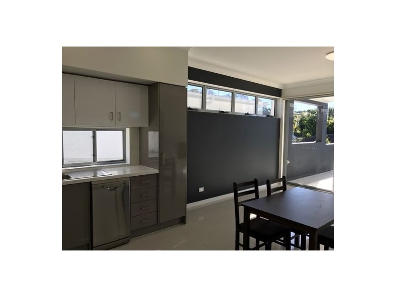 11 96 Dell Rd, St Lucia QLD 4067