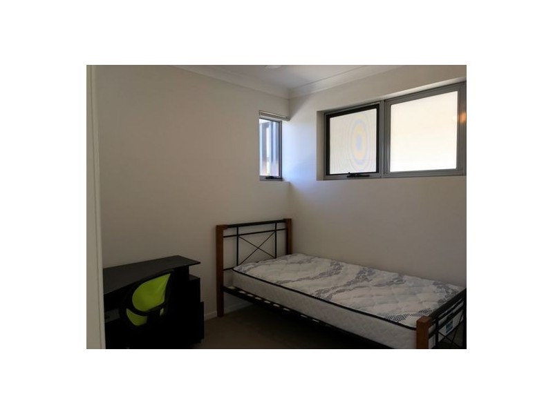 11 96 Dell Rd, St Lucia QLD 4067