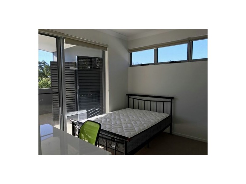 11 96 Dell Rd, St Lucia QLD 4067