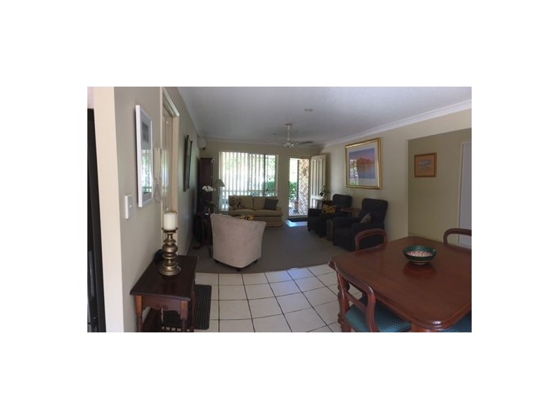 25 Hogan Place, Seventeen Mile Rocks QLD 4073