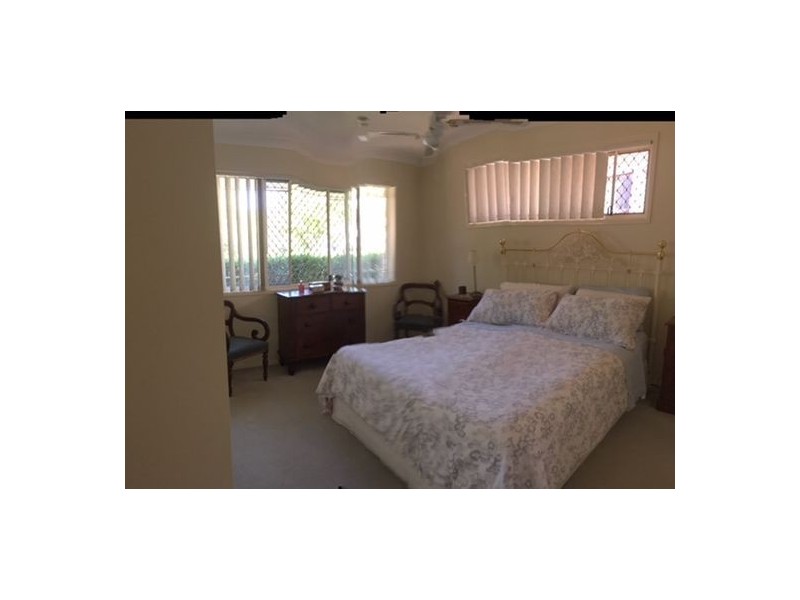 25 Hogan Place, Seventeen Mile Rocks QLD 4073